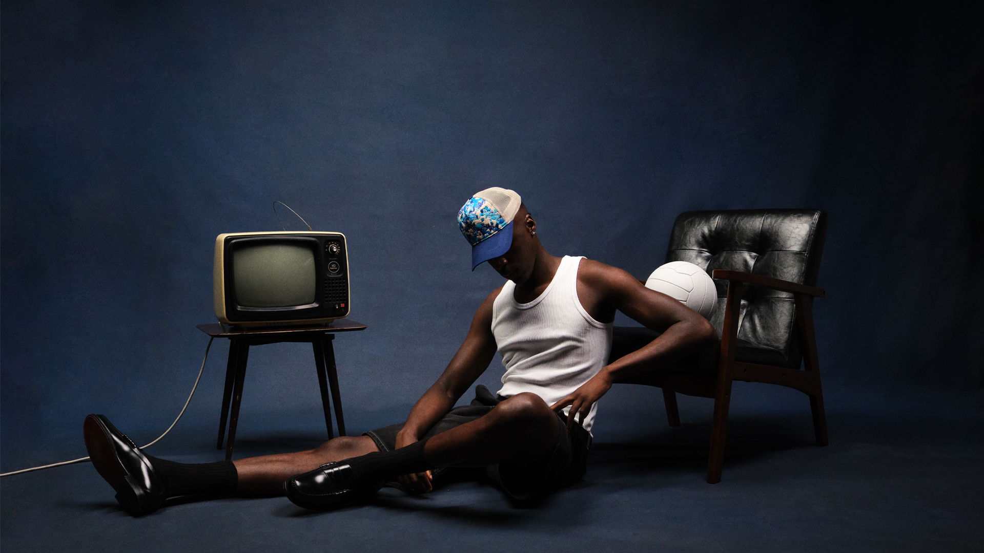 'A ROARING LION' TRUCKER